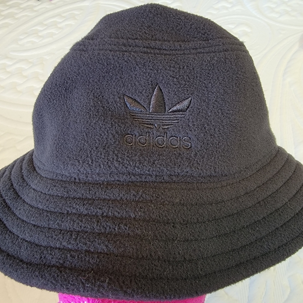 NWT Adidas Adicolor Gatorade Classic Winter Bucket Hat Black Fleece Logo OS - Picture 1 of 5